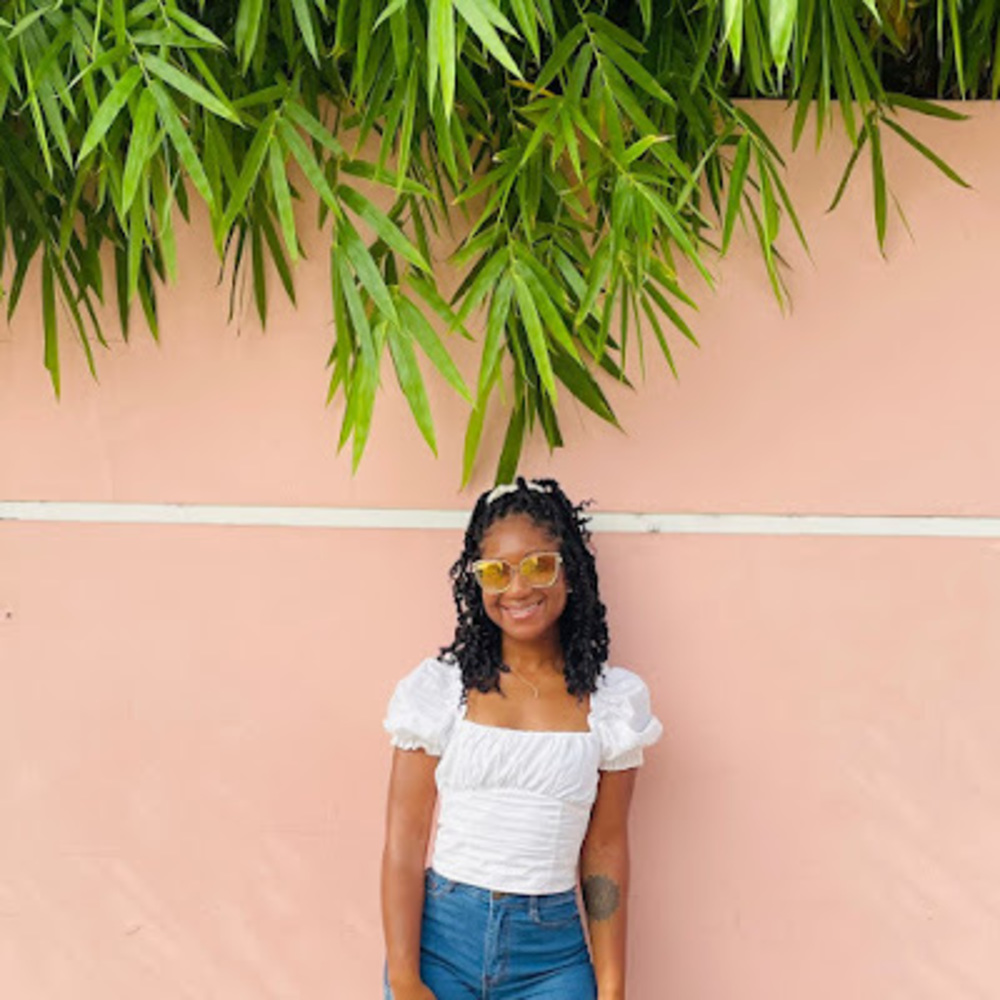 Meet your Posher, Dejah